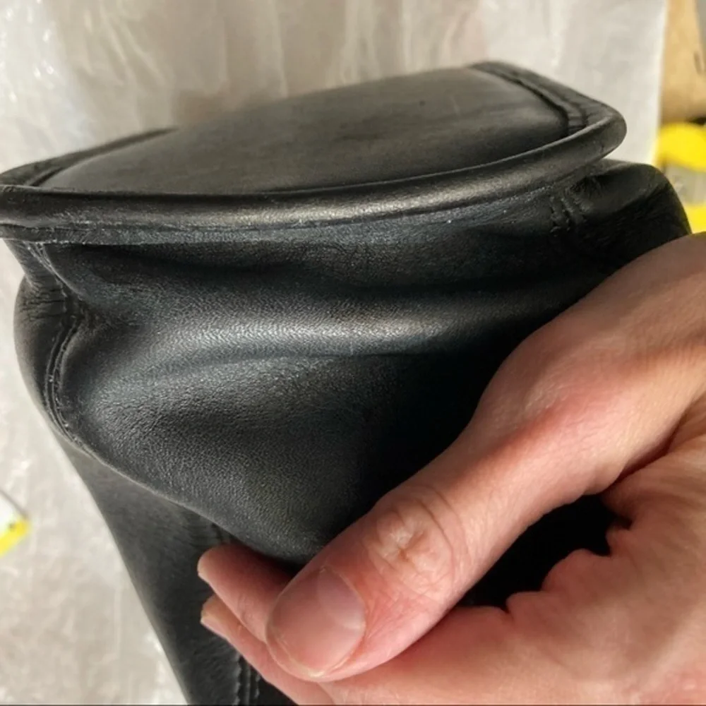 Coach black leather vintage bucket shoulder bag 6008